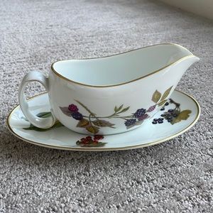 Royal Worcester EVESHAM vintage gravy boat and saucer